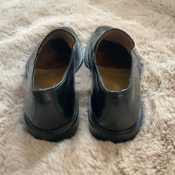 ** Men’s GUCCI Shoes** - Picture 3 of 6